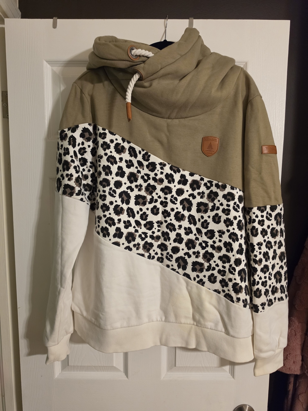 Wanakome Olive Green, White & Leopard Pullover Hoodie 3XL